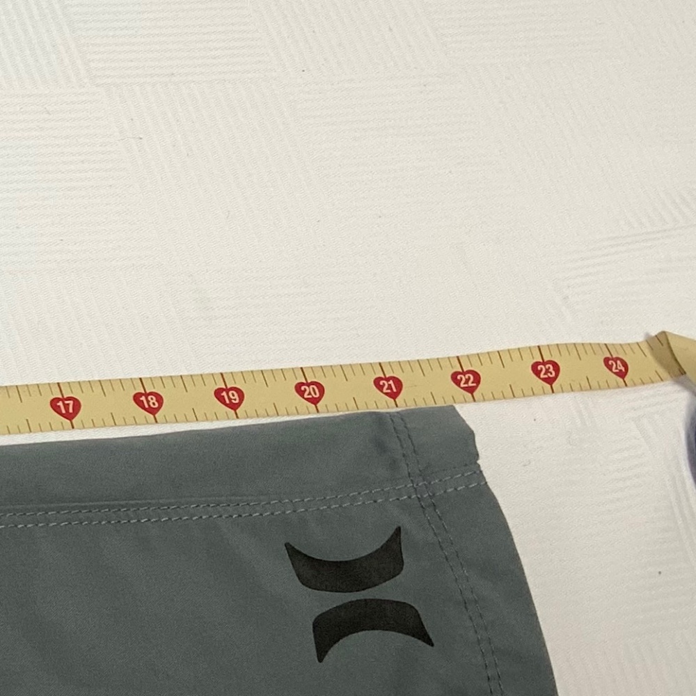 Hurley Men's Gray Board Shorts - Size 38 - Picture 6 of 9